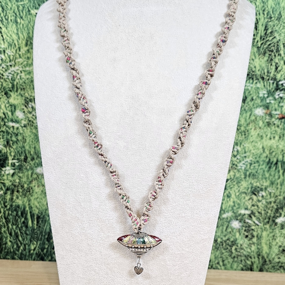 New✨️UFO Ship Hemp Necklace - Picture 3 of 7